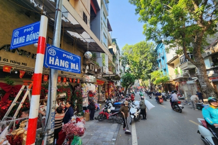 Hà Nội tiếp tục cấm ô tô trên 16 chỗ vào phố cổ trong giờ cao điểm