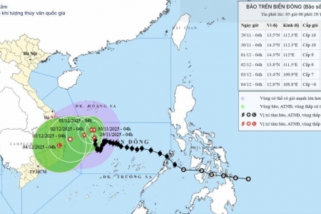 Bão số 15 giật cấp 13 trên Biển Đông, di chuyển chậm và có xu hướng suy yếu