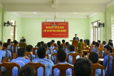 Khai giảng lớp sơ cấp may công nghiệp cho học viên tại Cơ sở cai nghiện số 2 Quảng Trị