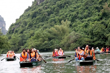 Du lịch Ninh Bình tăng trưởng mạnh, đạt 18,4 triệu lượt khách sau 11 tháng