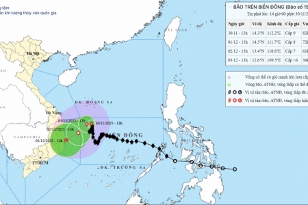 Bão số 15 tiến gần bờ biển Trung Bộ – Tây Nguyên