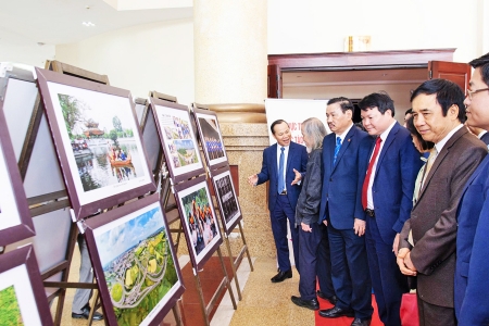 Trưng bày mỹ thuật, nhiếp ảnh và kiến trúc với chủ đề “Bắc Ninh tiềm năng, hội nhập và phát triển”