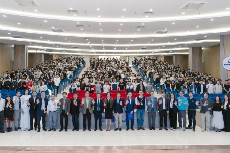 Khi khoa học chạm tới trái tim người trẻ: Dấu ấn VinFuture 2025 tại giảng đường Việt Nam