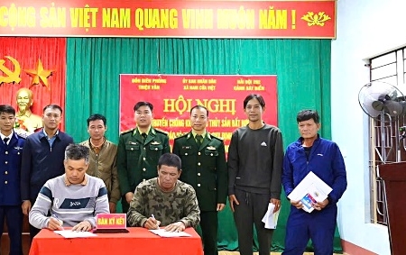 Quảng Trị: Đồn Biên phòng Triệu Vân tổ chức tuyên truyền chống khai thác thủy sản bất hợp pháp