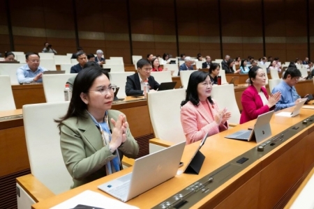 Bỏ quy định taxi, xe vận tải phải lắp ghế an toàn trẻ em