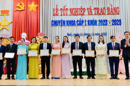 Trường Đại học Y - Dược, Đại học Huế tổ chức Lễ tốt nghiệp và trao bằng Chuyên khoa cấp I cho 600 bác sĩ