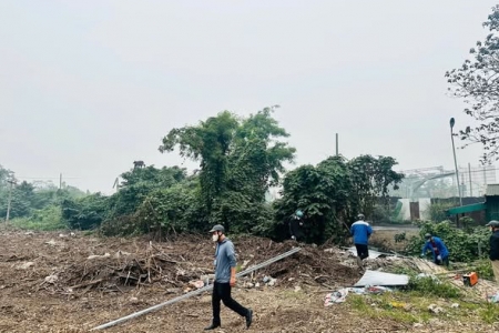 Lĩnh Nam ra quân xử lý vi phạm, giải tỏa hơn 40 nghìn m² đất bãi sông Hồng