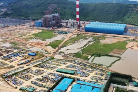 Trao quyết định chấp thuận chủ trương đầu tư Nhà máy Nhiệt điện LNG Quảng Trạch III