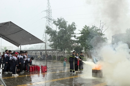 Bắc Ninh: Tuyên truyền, trải nghiệm thực hành phòng cháy, chữa cháy và cứu nạn, cứu hộ tại xã Tân Yên