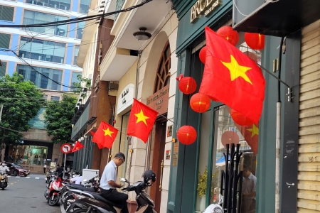 TP. HCM thông báo lịch nghỉ Tết Dương lịch 2026 và hướng dẫn treo cờ Tổ quốc