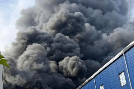 Hải Phòng: Cháy lớn tại nhà xưởng sản xuất giày thuộc Công ty TNHH Đầu tư Oanh Vân