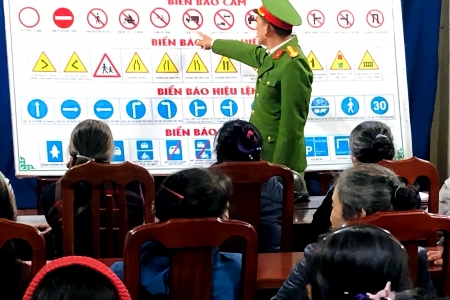 Hải Phòng: Công an xã Cẩm Giàng tăng cường tuyên truyền, bảo đảm trật tự an toàn giao thông dịp cuối năm