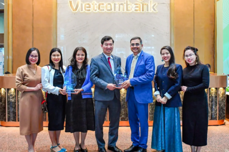 Vietcombank được Standard Chartered Bank vinh danh chất lượng thanh toán quốc tế xuất sắc