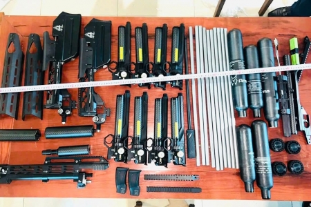 Quảng Trị: Phát hiện gần 150 linh kiện nghi dùng để lắp ráp súng quân dụng trên xe khách