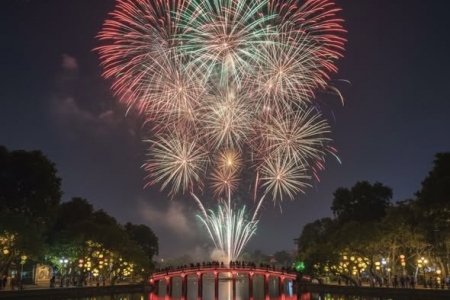Hà Nội dự kiến bắn pháo hoa dịp Tết Dương lịch và Tết Nguyên đán 2026 với quy mô, chất lượng nâng tầm