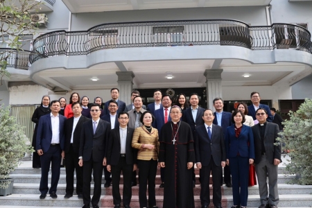 Phó Thủ tướng Phạm Thị Thanh Trà thăm, chúc mừng Giáng sinh Tòa Giám mục Bắc Ninh