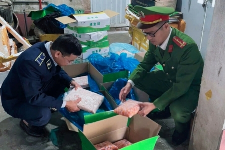 Nghệ An thu giữ hơn 300 kg thực phẩm đông lạnh không bảo đảm an toàn thực phẩm