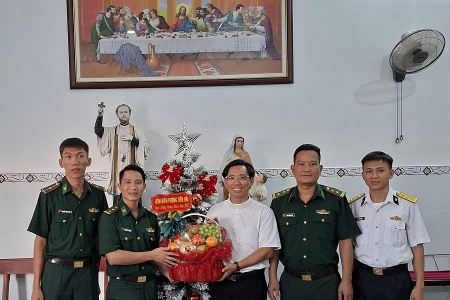 Xã Tiên Hải thắt chặt đoàn kết lương – giáo nhân dịp Giáng sinh 2025