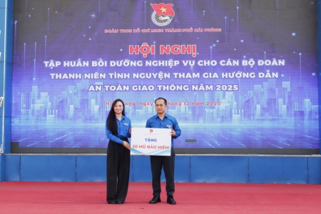 Tập huấn, bồi dưỡng nghiệp vụ cho cán bộ đoàn, thanh niên tình nguyện tham gia hướng dẫn an toàn giao thông