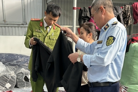 Ninh Bình: Phát hiện, xử lý lô hàng hóa không rõ nguồn gốc xuất xứ