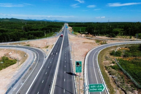 Chấp thuận chủ trương đầu tư dự án điểm dừng nghỉ lên xuống cao tốc tại nút giao QL 9C