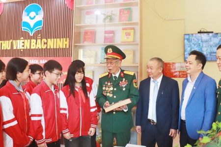 Bắc Ninh: Trưng bày sách, báo kỷ niệm 81 năm Ngày thành lập Quân đội Nhân dân Việt Nam