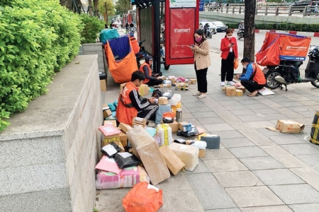 Rác thải nhựa từ thương mại điện tử gia tăng nhanh, áp lực môi trường ngày càng lớn