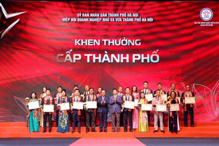 Hà Nội tôn vinh hơn 110 doanh nhân, doanh nghiệp Thủ đô tiêu biểu năm 2025