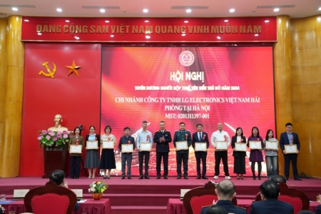 Thuế TP. Hà Nội tôn vinh 170 người nộp thuế tiêu biểu năm 2024
