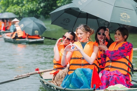 Tuyệt sắc miền Cố đô” – Ninh Bình vào mùa cao điểm đón khách du lịch quốc tế