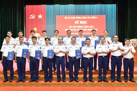 Bộ Tư lệnh Vùng Cảnh sát biển 4 nâng cao trình độ tiếng Anh cho cán bộ, nhân viên