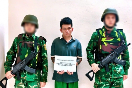 Tây Ninh: Bắt giữ xe bán tải chở 15.000 bao thuốc lá nhập lậu