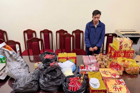 Hà Nội: Liên tiếp bắt giữ đối tượng buôn bán và vận chuyển pháo nổ trái phép