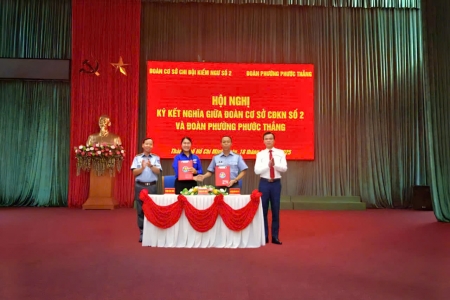 Đoàn cơ sở Chi đội Kiểm ngư số 2 ký kết nghĩa với Đoàn phường Phước Thắng