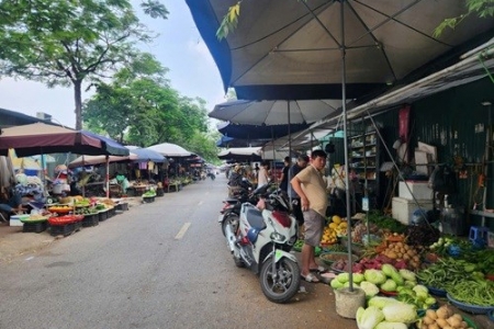 Hà Nội triển khai lộ trình xử lý “chợ cóc”, điểm kinh doanh tự phát theo tinh thần “6 rõ”