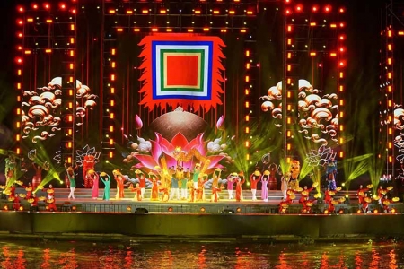 Hoành tráng chương trình nghệ thuật khai mạc Lễ hội Văn hóa sông nước Cần Thơ 2025