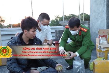 Ninh Bình: Bắt giữ đối tượng sản xuất pháo hoa nổ trái phép, thu giữ nhiều tang vật