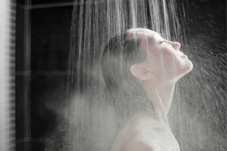 Mùa lạnh tắm nước nóng thế nào để tránh ảnh hưởng sức khỏe