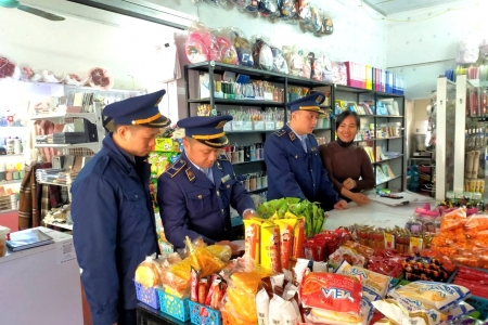 Đội QLTT số 4 Lạng Sơn mở cao điểm chống buôn lậu dịp Tết
