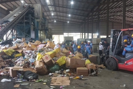 Vĩnh Long: Tiêu hủy gần 20 tấn hàng hóa vi phạm và hơn 21.000 bao thuốc lá nhập lậu