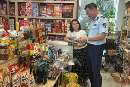 Khánh Hòa: Phát hiện, tạm giữ lô bia và nước giải khát không rõ nguồn gốc