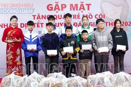 Thái Nguyên: Nữ doanh nhân tích cực tham gia chương trình “Mẹ đỡ đầu” – Lan tỏa yêu thương