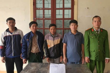 Bắt quả tang nhóm đối tượng đánh bạc, thu giữ hơn 33 triệu đồng