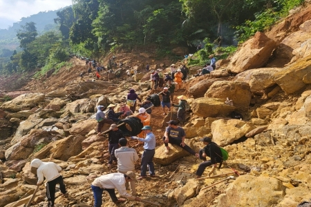 EVNNPC với hành trình thắp sáng nơi chưa từng có điện, xóa vùng lõm điện - lõm sóng