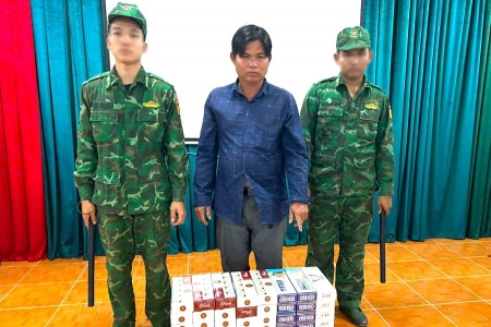 Đồn Biên phòng Lò Gò bắt giữ đối tượng vận chuyển thuốc lá lậu