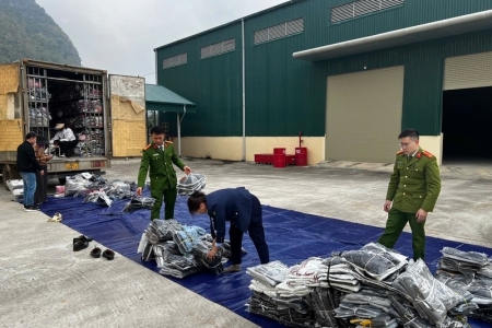 Sơn La: Liên tiếp chặn đứng các vụ vận chuyển hàng lậu và thực phẩm bẩn dịp Tết Dương lịch