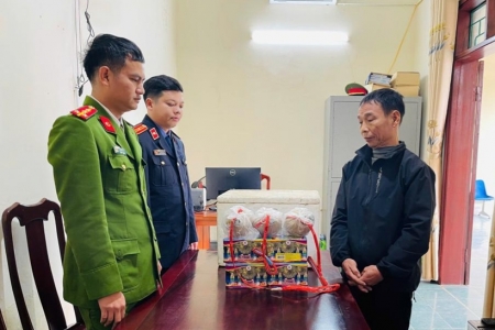 Hà Tĩnh: Khởi tố đối tượng tàng trữ hơn 10kg pháo nổ chơi Tết