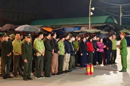 Nghệ An tăng cường bảo đảm an toàn phòng cháy, chữa cháy tại các chợ dịp cuối năm