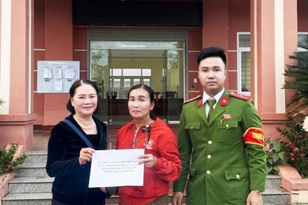 Quảng Trị: Người dân xã Cam Lộ tự giác trả lại 300 triệu đồng nhận nhầm qua tài khoản