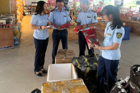 Lào Cai: Xử lý gần 900 vụ vi phạm thương mại, tổng giá trị xử lý lên tới 12,8 tỷ đồng